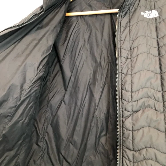 The North Face Quilted Zip-Up Coat- Large - Picture 7 of 16